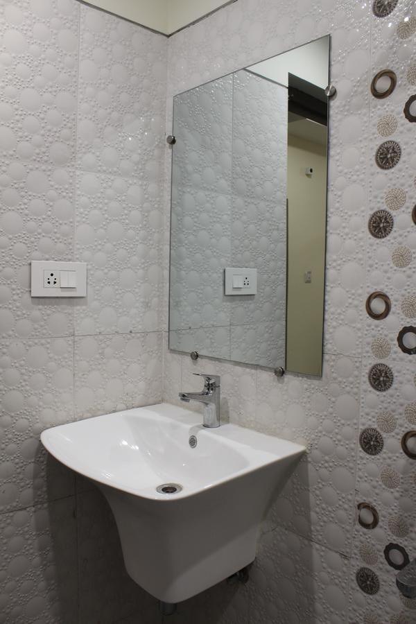 Hotel Grand Gayathri Khammam Exteriör bild