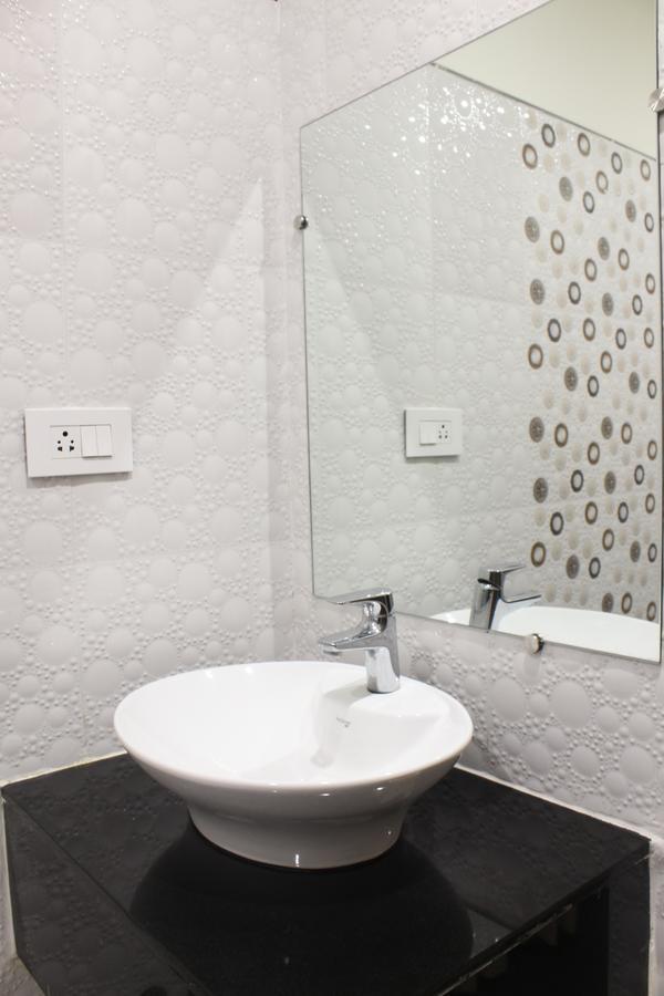 Hotel Grand Gayathri Khammam Exteriör bild