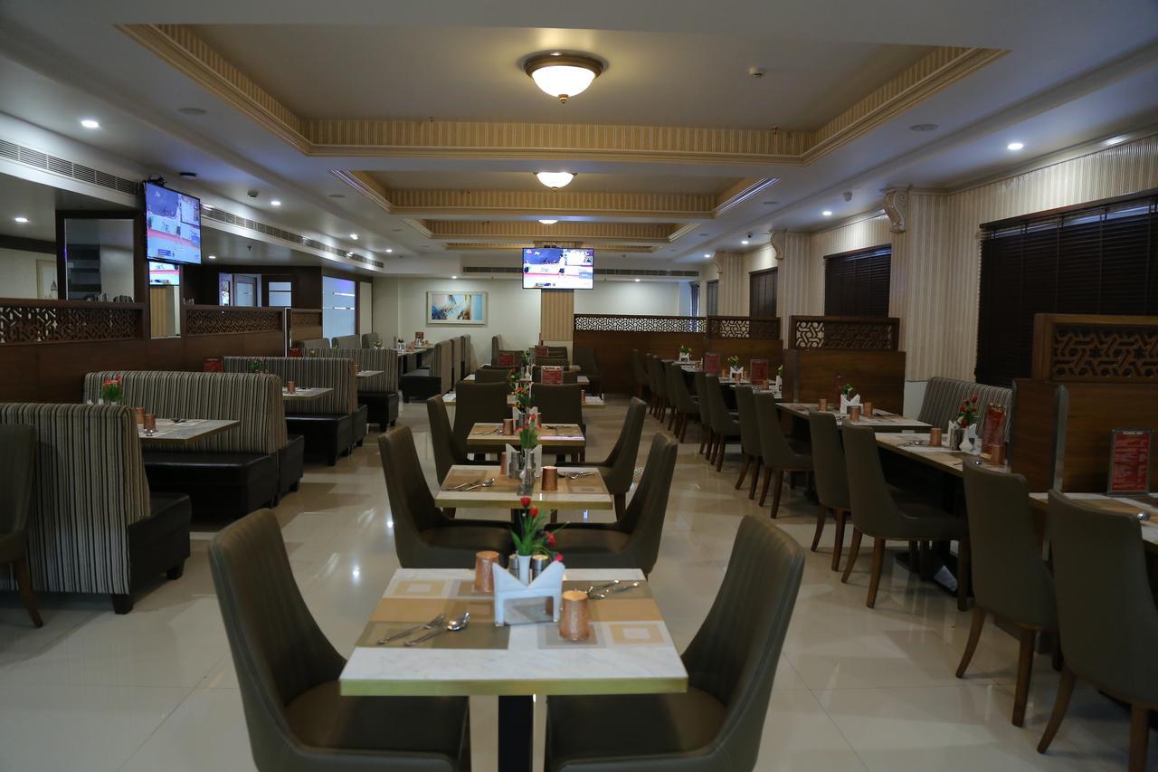 Hotel Grand Gayathri Khammam Exteriör bild