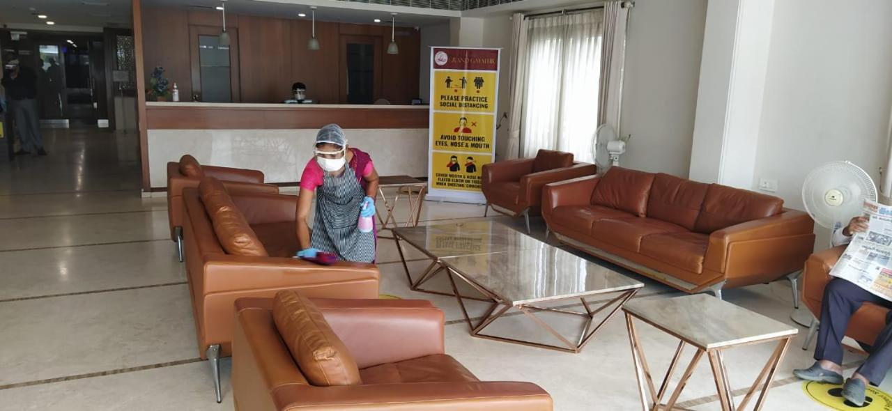 Hotel Grand Gayathri Khammam Exteriör bild